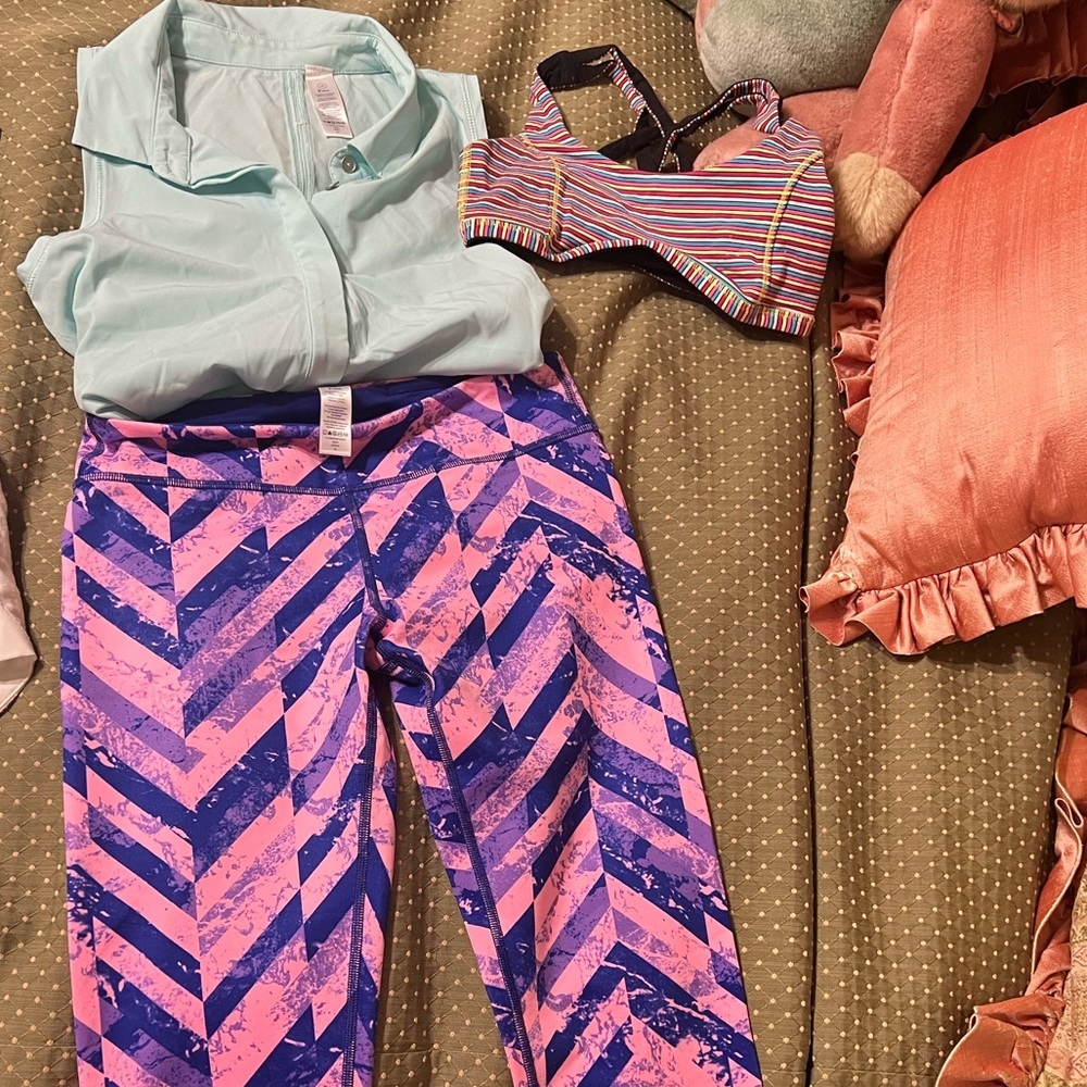 Ivivva by Lululemon Shirt and Leggings Girls size 14 (Bra is included)